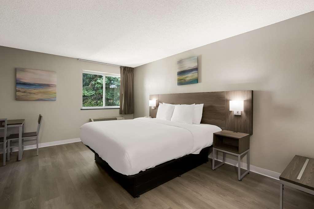 Suburban Studios Milwaukee Airport 部屋 写真