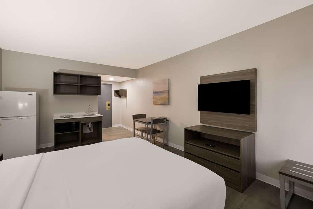 Suburban Studios Milwaukee Airport 部屋 写真