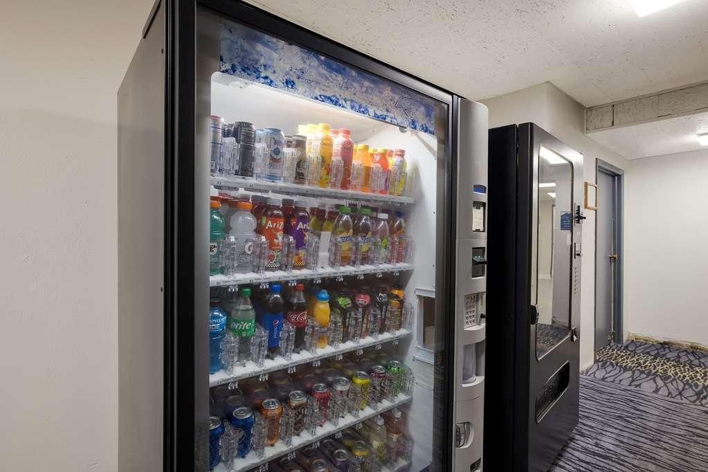 Suburban Studios Milwaukee Airport 設備 写真